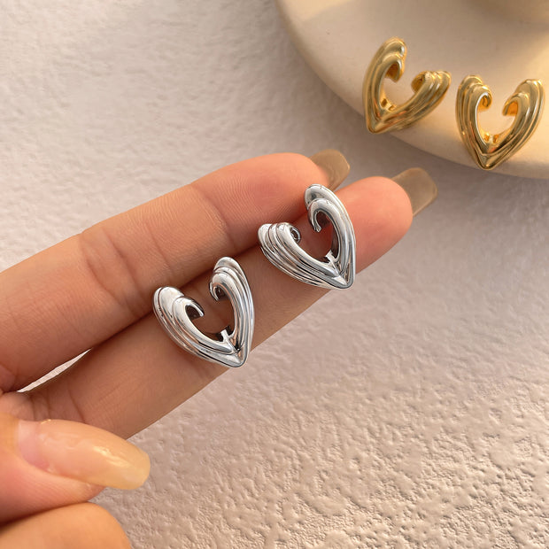 Textured Three-dimensional Heart-shaped Ear Studs Special-interest Design